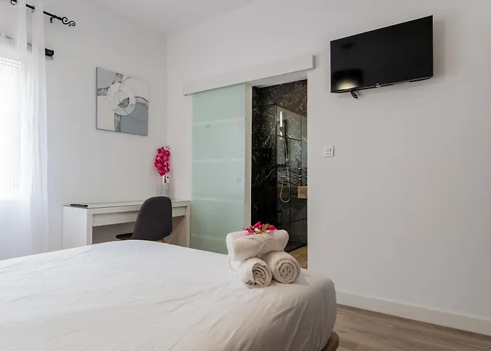 Pensjonat Cruz Ensuite 3*